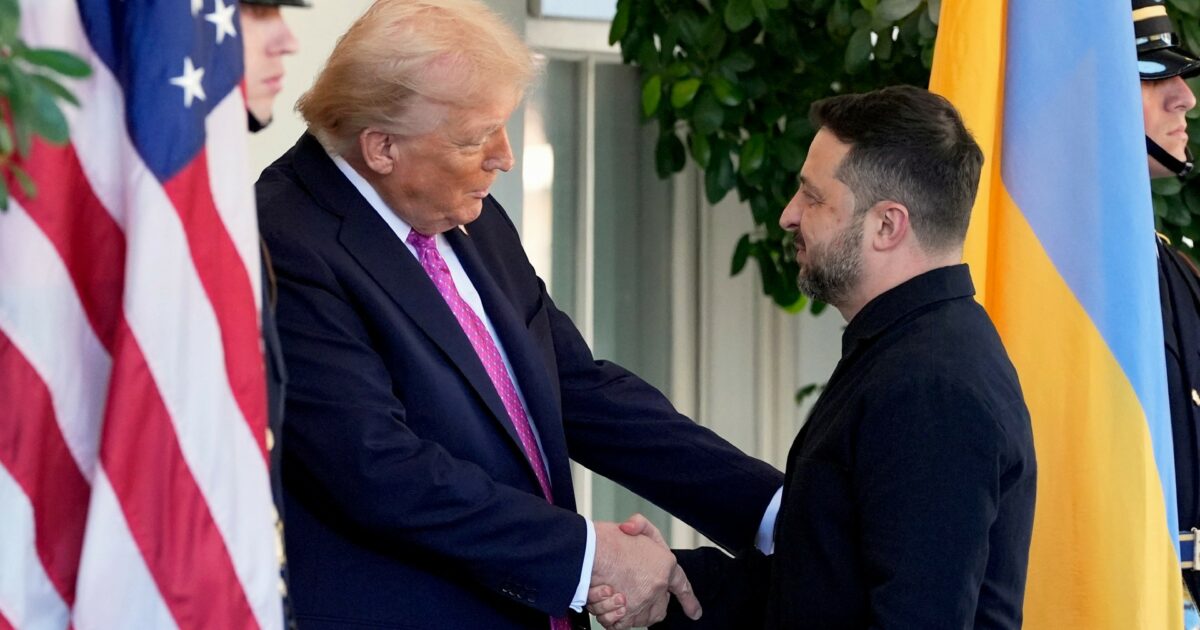 Attacchi nella notte contro Kiev, Mosca lancia missili ipersonici. Oggi Trump e Zelensky in call con i leader europei
