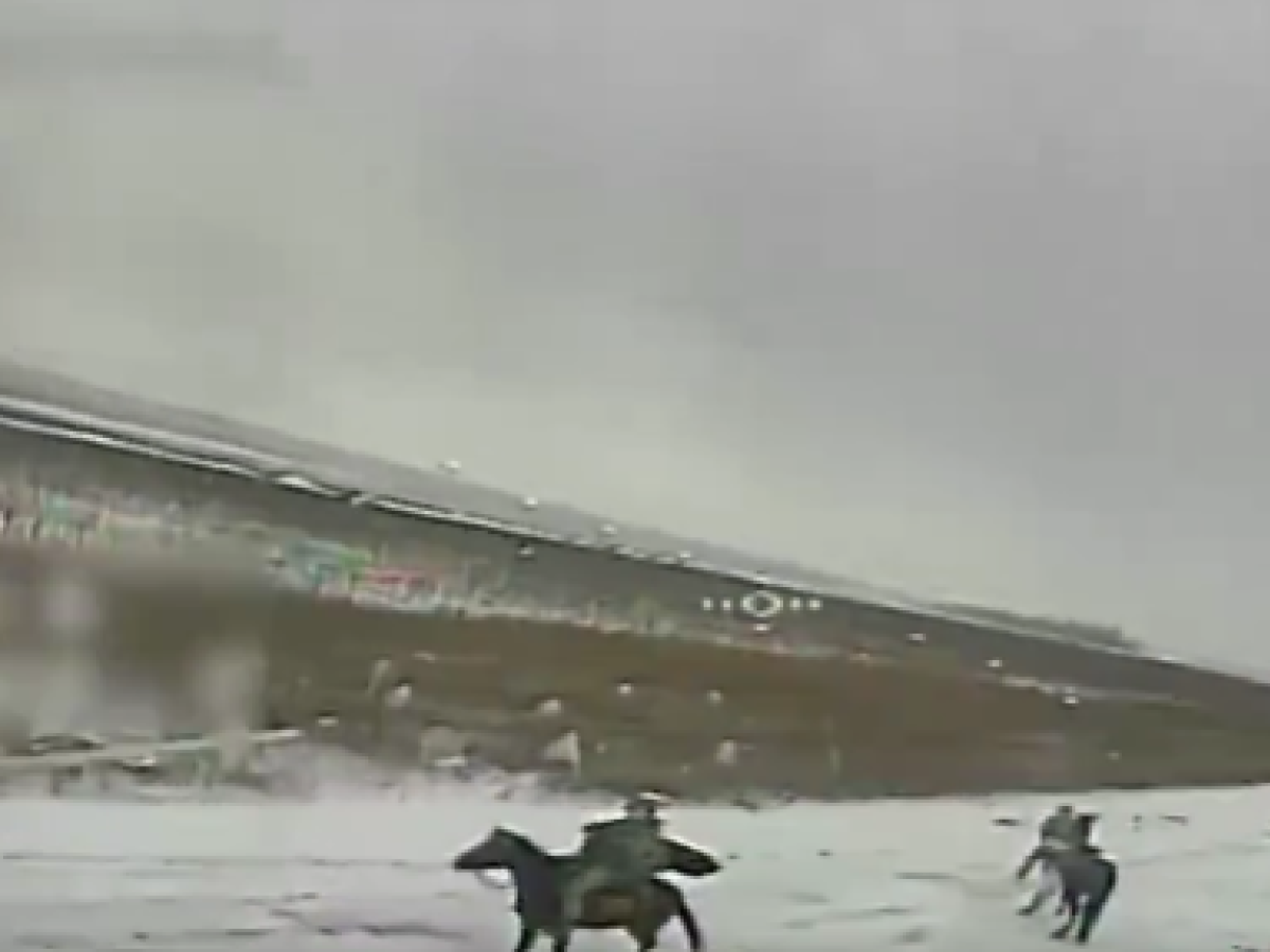 Droni contro cavalli: cosa c'è dietro il video sui soldati di Putin