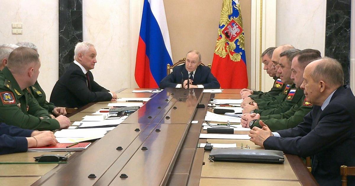 Vladimir Putin in riunione con gli alti comandi militari russi il 29 dicembre 2025