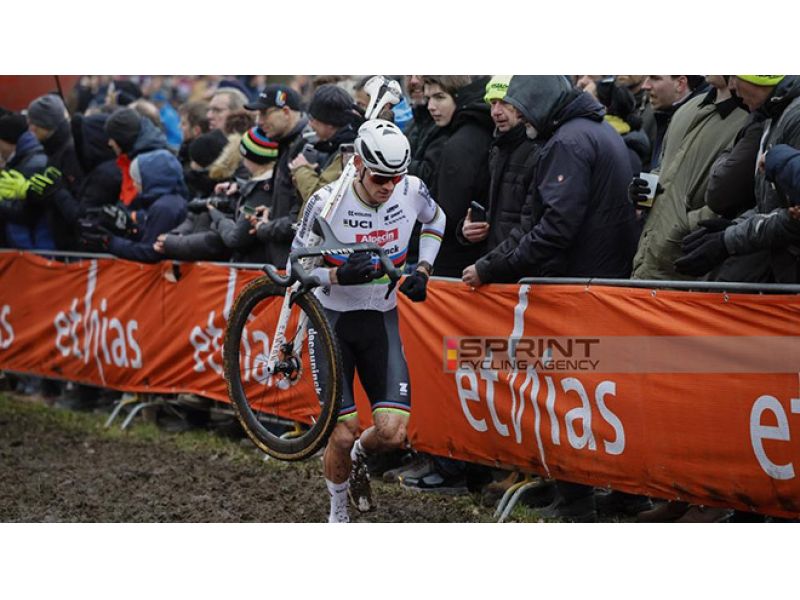 LOENHOUT PER LA SESTA VOLTA APPLAUDE IL TRIONFO DI VAN DER POEL: 6° BERTOLINI