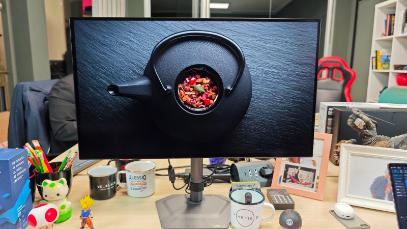 Il monitor GIGABYTE MO27Q28G