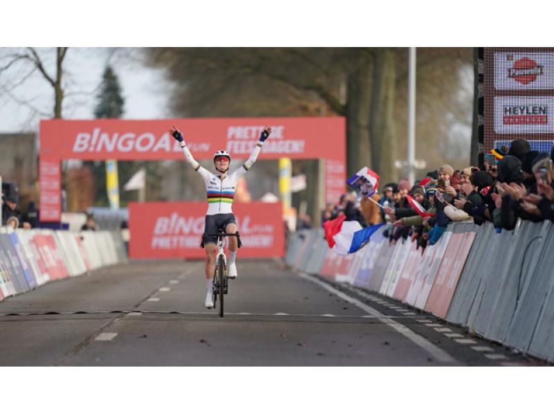 COPPA DEL MONDO. REVOL REGINA ANCHE A DENDERMONDE. AZZETTI SETTIMA E PELLIZOTTI NONA