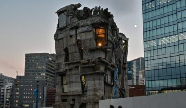 Questa magnifica torre giapponese pare uscita un cartone animato