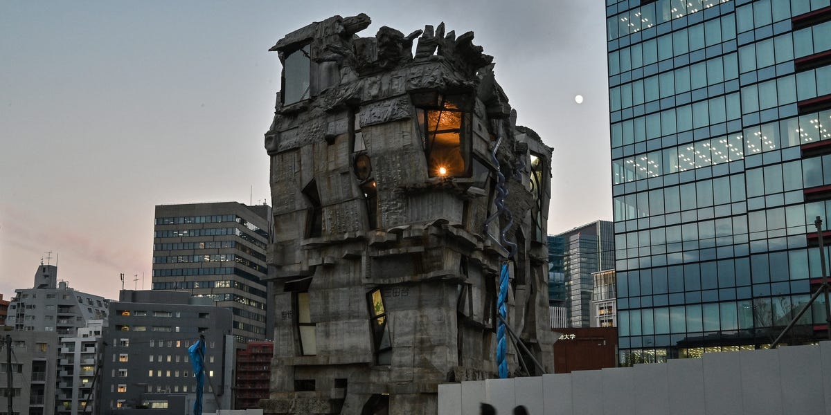 Questa magnifica torre giapponese pare uscita un cartone animato