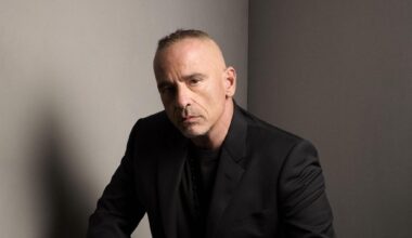 Vicino fa causa a Eros Ramazzotti: “Mi ha sfondato il soffitto”. Il manager: “Versione fuorviante” - la Repubblica