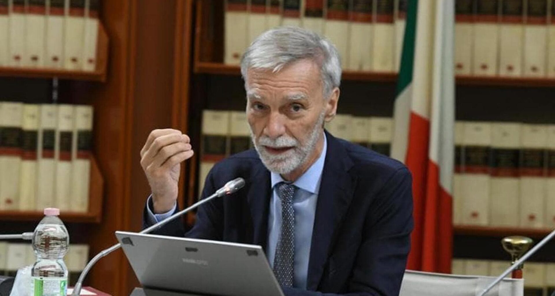 Delrio presenta un ddl contro l’antisemitismo. Boccia: “Non rappresenta il Pd” - la Repubblica