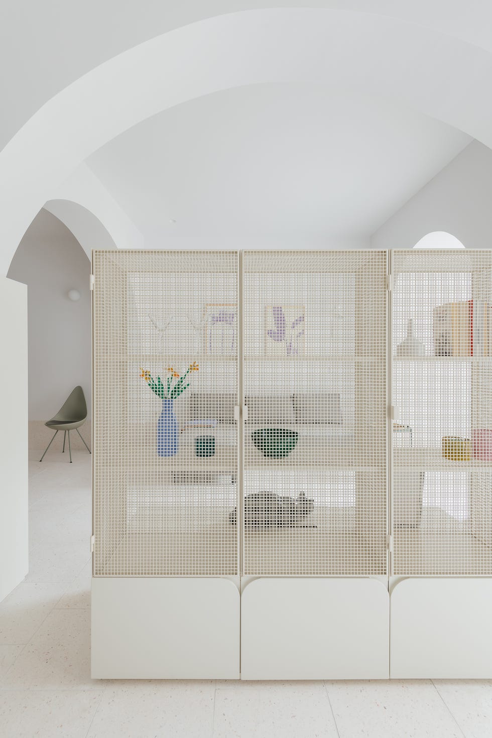 64 metros blancos arcos curvas detalles color reforma integral asa semisotano de lisboa