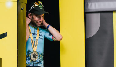 Mark Cavendish pensa a un nuovo sistema economico per il ciclismo: “Non sfrutta tutto il suo potenziale commerciale, dovrebbe seguire il modello della F1”