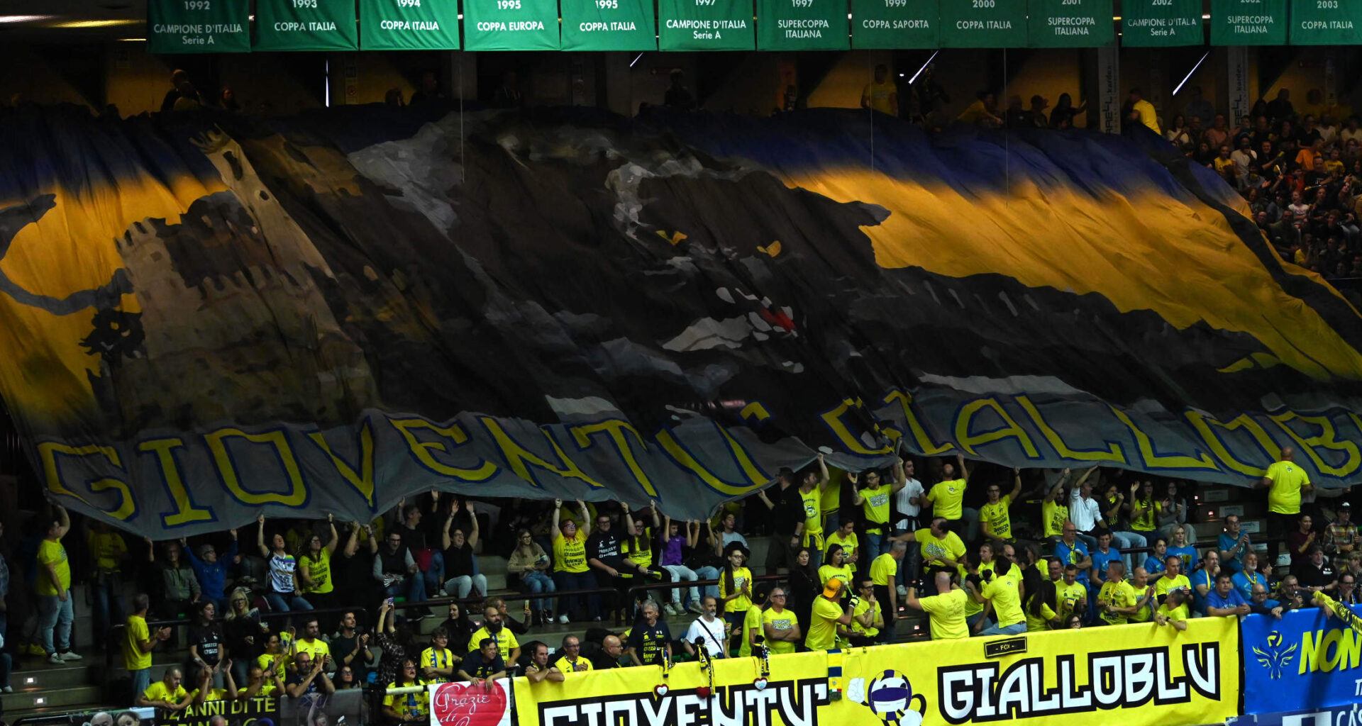 UN MATCH DENTRO-FUORI PER CHIUDERE IL 2025! PROSECCO DOC-BERGAMO (ore 20), L’ULTIMA DEL 2025 AL PALAVERDE VALE UN POSTO ALLE F4 DI COPPA ITALIA FRECCIAROSSA