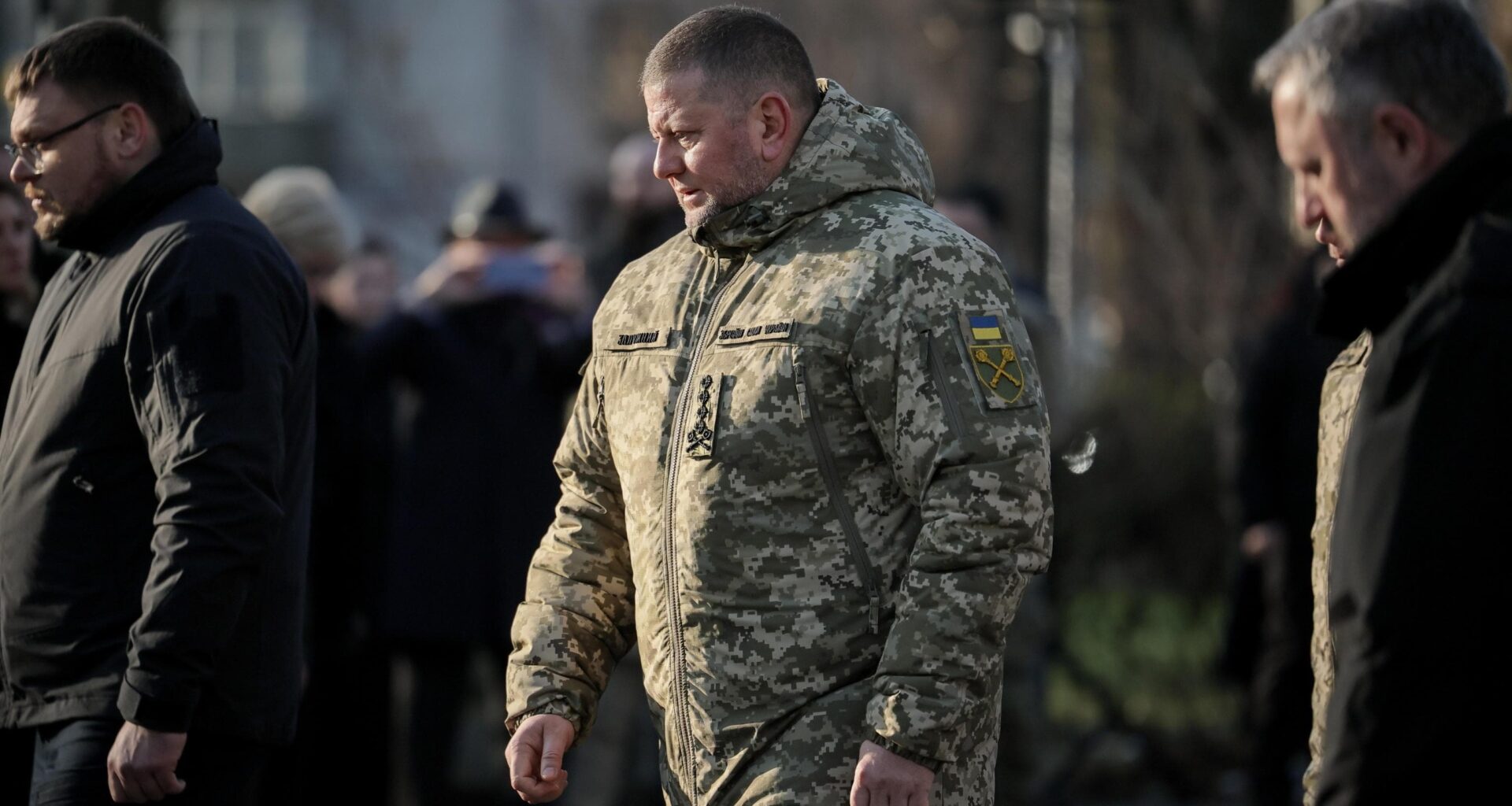 Zaluzhny, il generale eroe scrive il suo manifesto: “In Ucraina servono riforme e cambio politico” - la Repubblica