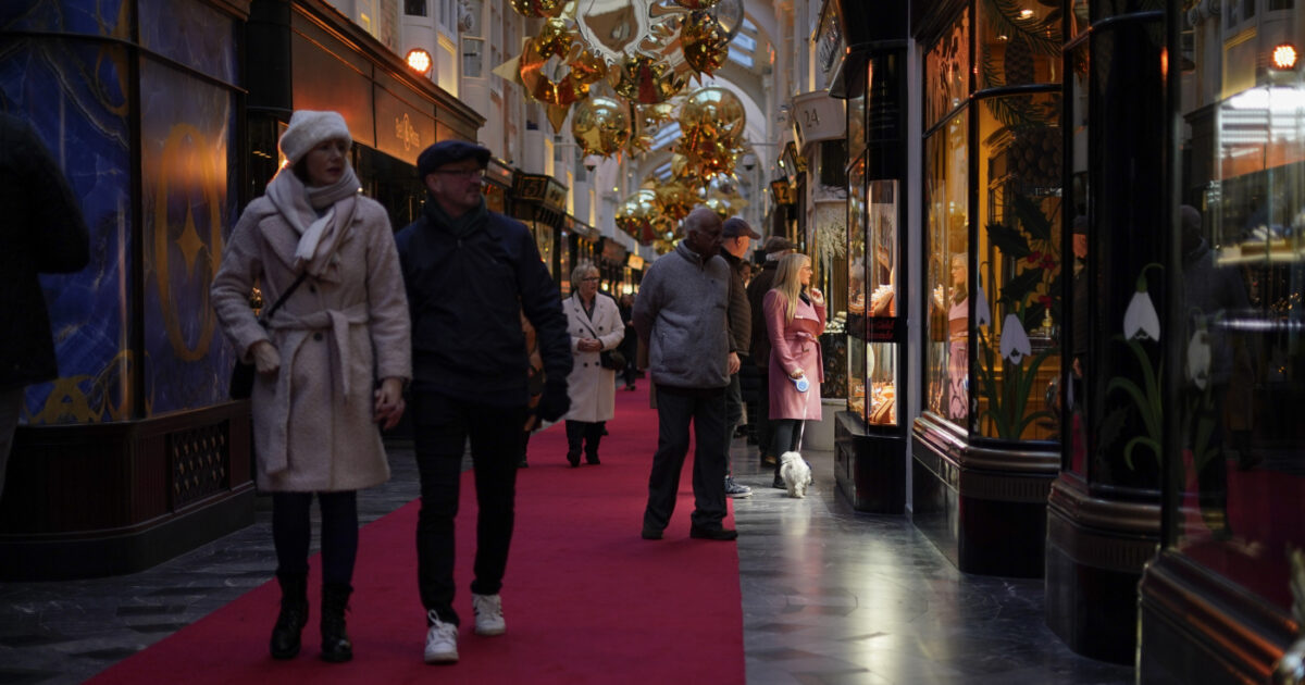 Virus influenzale in UK: scuole chiuse e misure da lockdown, casi triplicati | Il Fatto