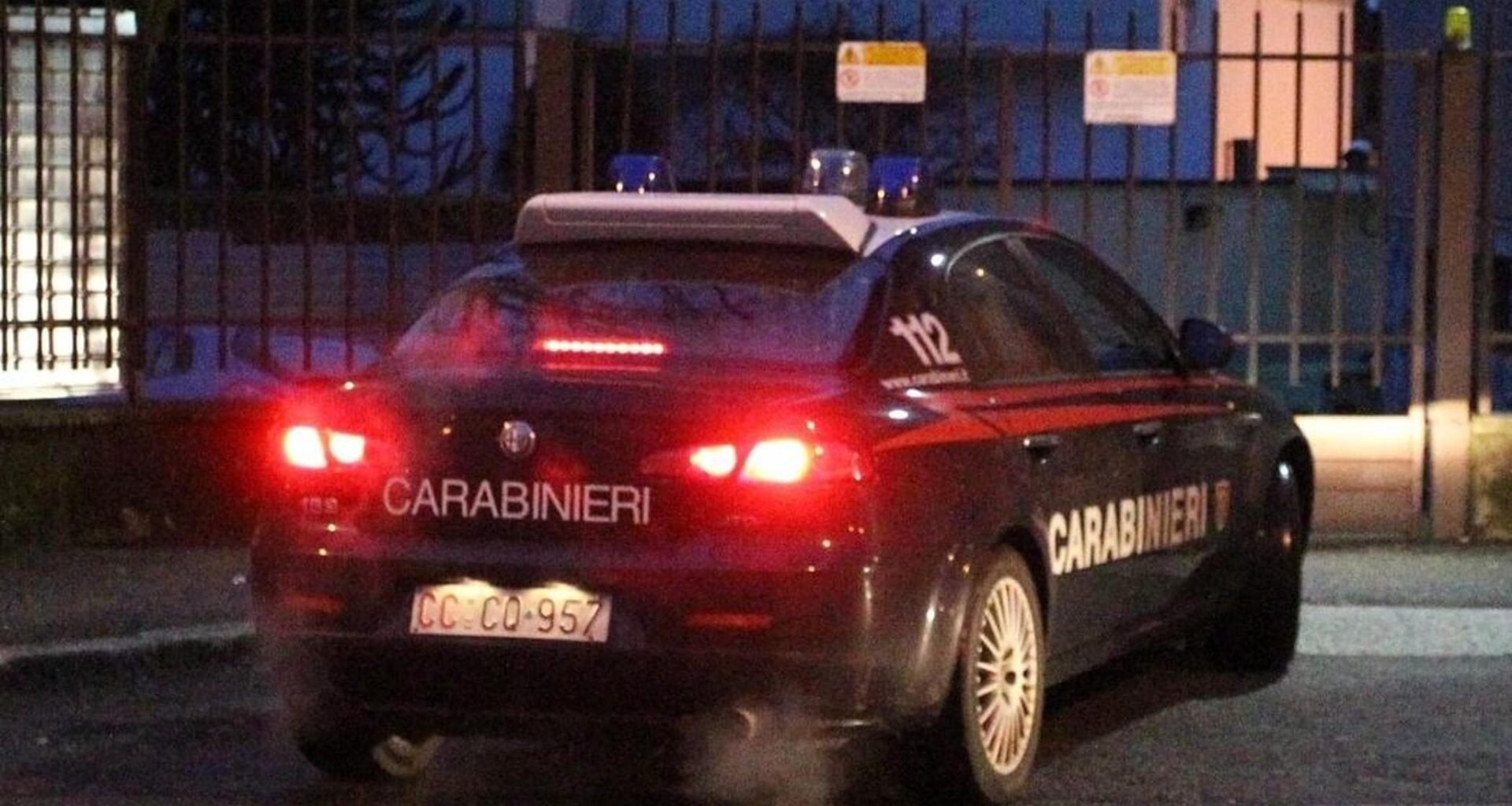 Como, marito e moglie morti in casa: trovati dal figlio di lui. Ipotesi omicidio-suicidio - la Repubblica