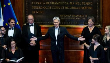 Baglioni canta al Senato e La Russa fa il mattatore del Natale nazionalpop - la Repubblica