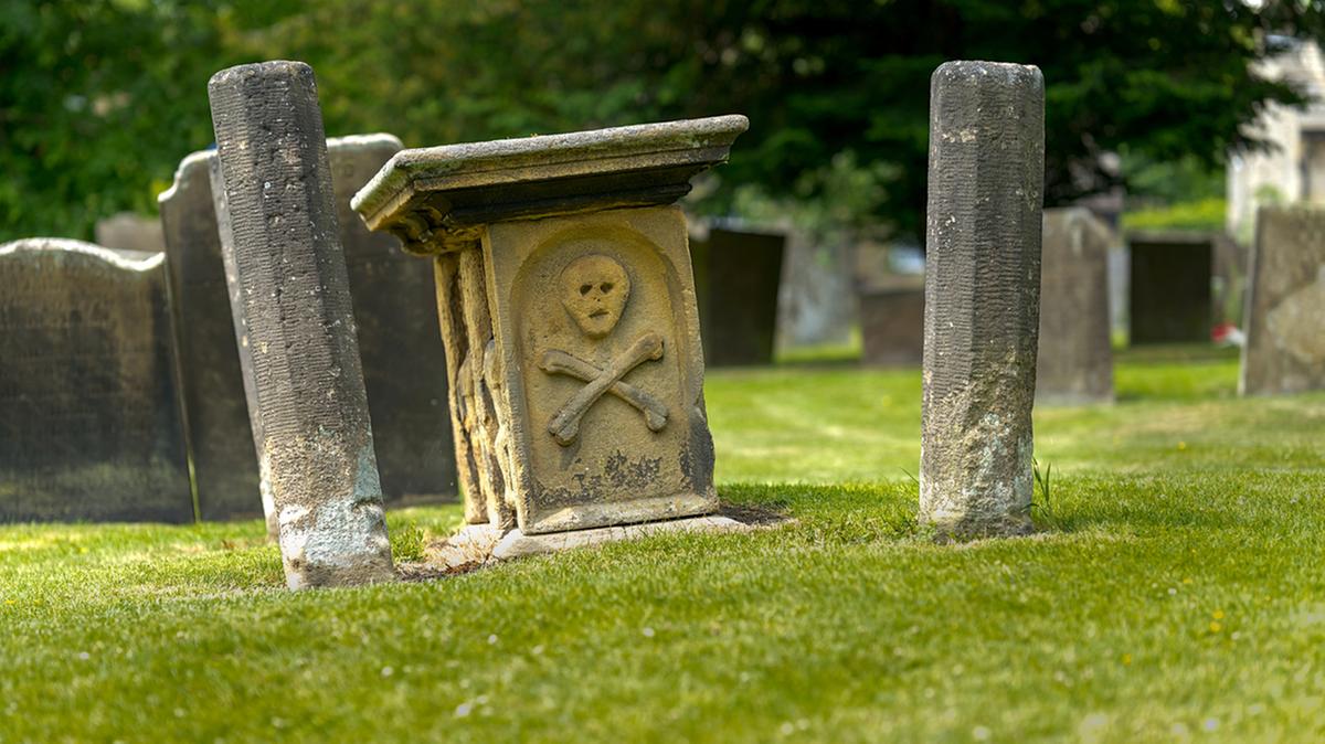 Peste nera, la nuova teoria su cosa scatenò l’epidemia nel Trecento. Cosa c’entra l’eruzione vulcanica