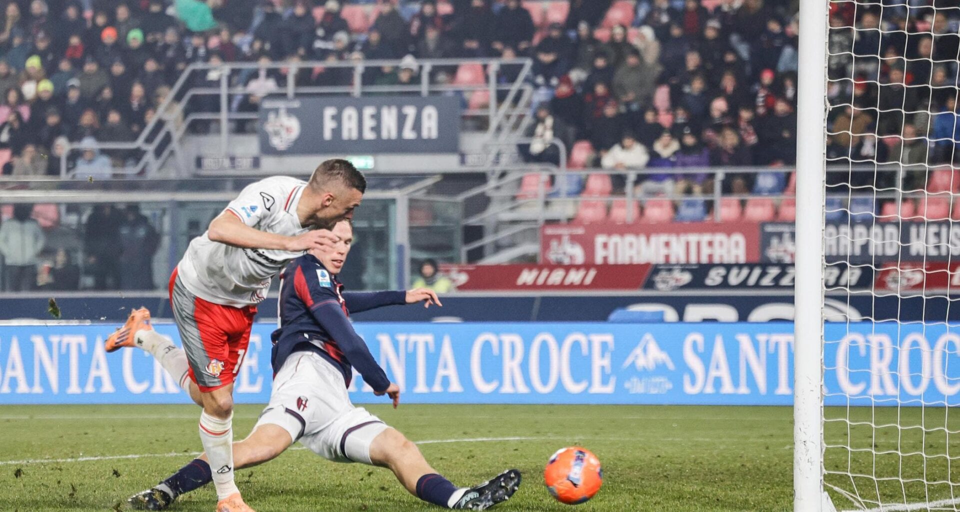 Il Bologna si smarrisce, la Cremonese fa tre gol al Dall’Ara - la Repubblica
