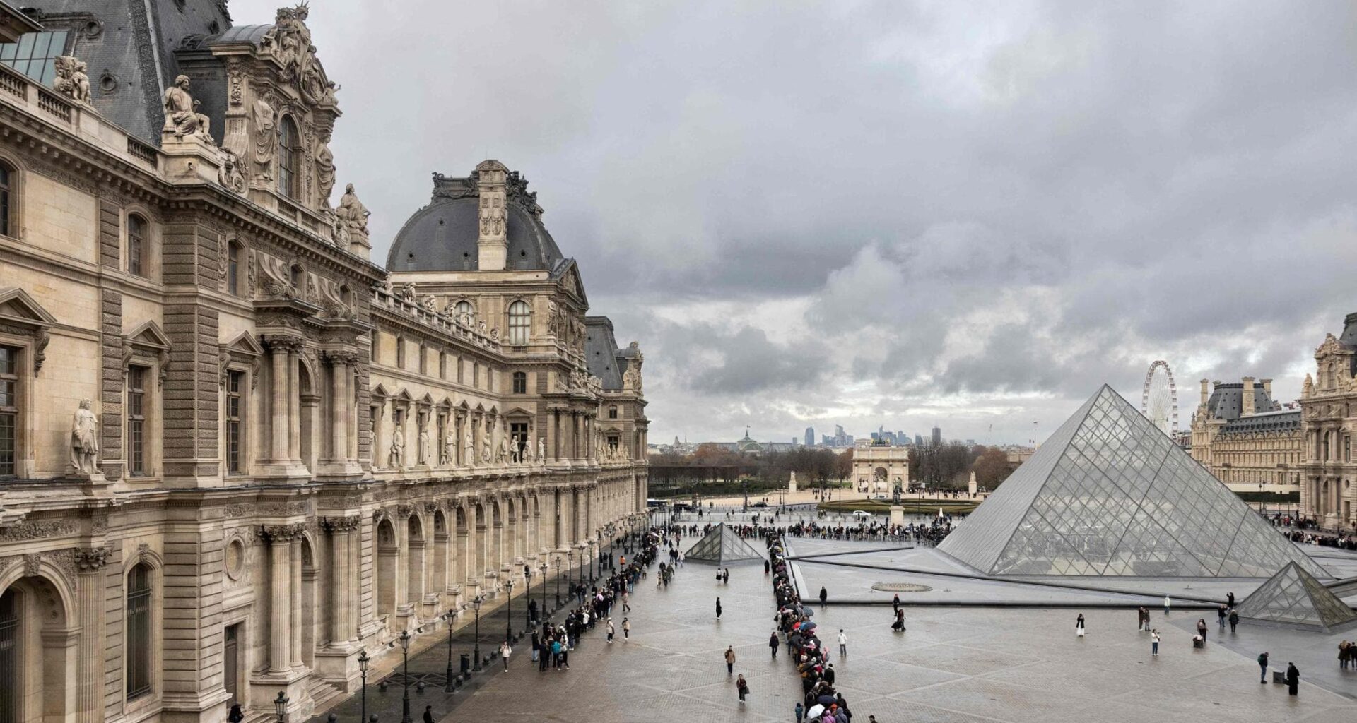 Furti, allagamenti e caro-ticket: non c’è pace per il Louvre. “Da lunedì sciopero a oltranza” - la Repubblica