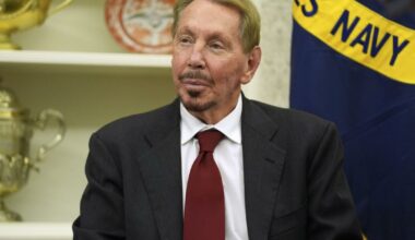 "Larry Ellison pronto a mettere di tasca sua 40 miliardi di dollari per l’acquisizione di Warner Bros. Discovery da parte di Paramount": il colpo a sorpresa