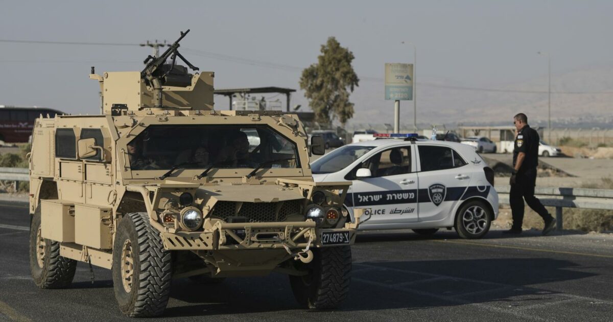 Israele: palestinese investe e accoltella passanti, due morti. Katz ordina rappresaglia