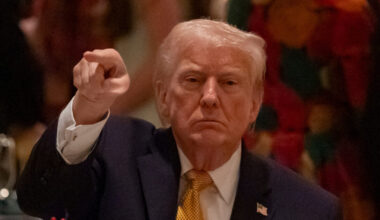 Donald Trump insulta i Democratici negli auguri di Natale: "Feccia radicale"