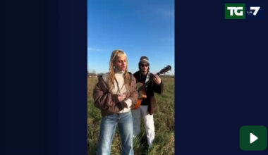 La nipote di Ornella Vanoni emoziona il web con “Senza fine”. Il video