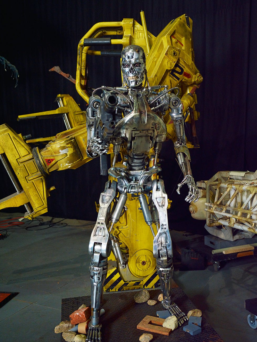 l’endoscheletro di terminator t 800, l’androide interpretato da arnold schwarzenegger