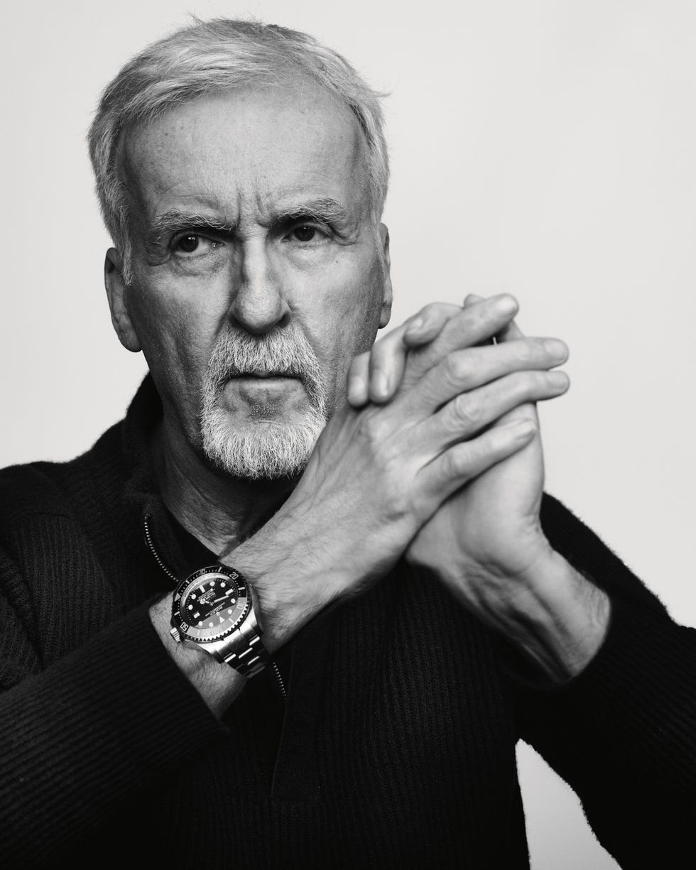 james cameron cover story esquire 46 in tutto il servizio abiti personali orologio rolex, oyster perpetual rolex deepsea in acciaio oystersteel con disco della lunetta cerachrom in ceramica nera e bracciale oyster