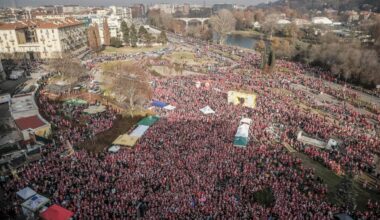 In 40mila al Raduno dei Babbi Natale per i bambini dell'ospedale Regina Margherita