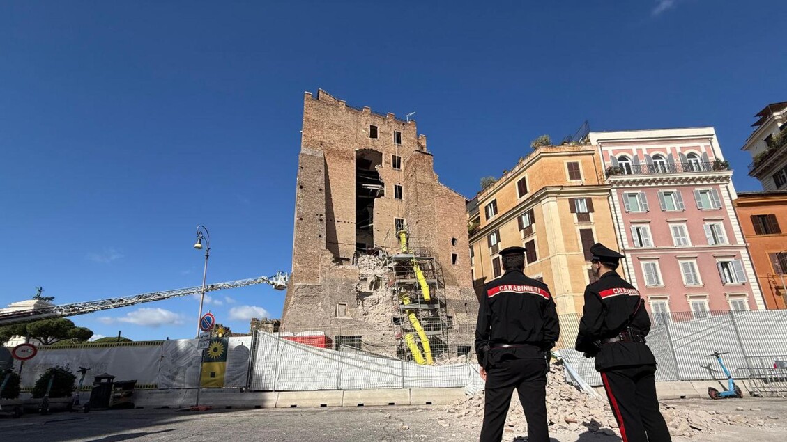 Tre architetti e un ingegnere indagati per il crollo ai Fori Imperiali - Notizie