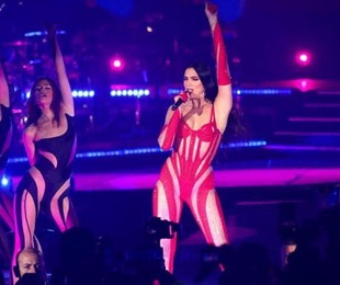 Milano Cortina, spot con Dua Lipa in Galleria: "Le Olimpiadi saranno fantastiche. Ci vediamo lì" - Virgilio