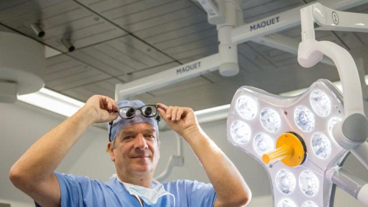 Gino Gerosa, chi è il cardiochirurgo dei record diventato il nuovo assessore alla Sanità in Veneto: la scuola militare, l'amore per l'Inter, il sogno del cuore artificiale