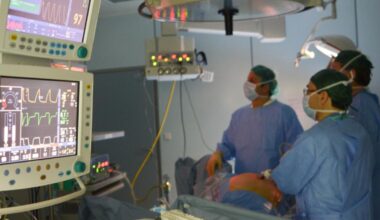 I pazienti di Palumbo: «Mia madre scoraggiata a fare la dialisi domiciliare. Da anni in quel reparto regnava il caos»