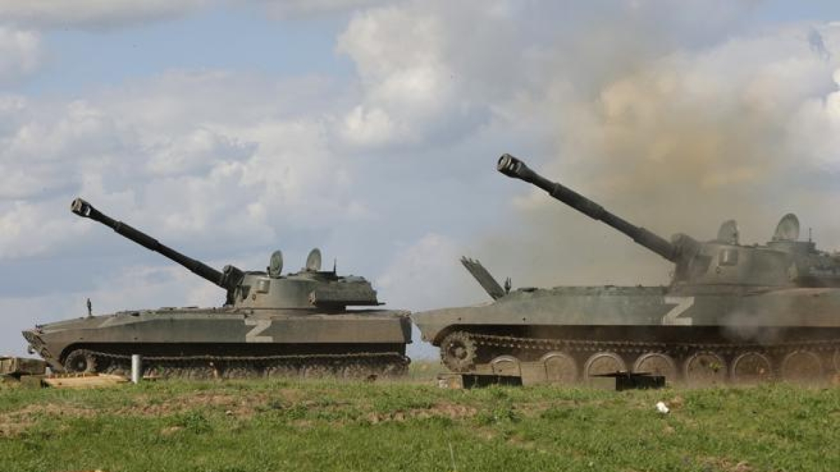 L'imprenditore punito che si è dato fuoco sulla piazza Rossa, i reclutatori da 6.100 euro a soldato (anche malato): cosa succede in Russia