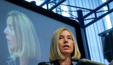 Chi è Federica Mogherini: l'accordo sul nucleare iraniano da «ministra degli Esteri» dell'Ue, la competizione con D'Alema