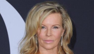 Kim Basinger compie 72 anni: gli inizi nella moda, l'Oscar nel 1998, il burrascoso divorzio da Alec Baldwin, 7 segreti