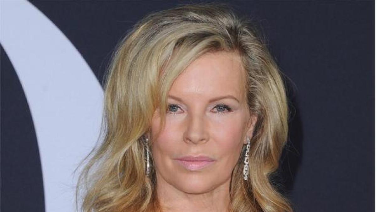Kim Basinger compie 72 anni: gli inizi nella moda, l'Oscar nel 1998, il burrascoso divorzio da Alec Baldwin, 7 segreti