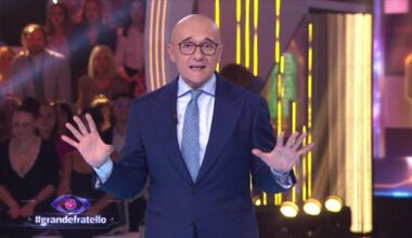 Alfonso Signorini si autosospende da Mediaset dopo le accuse di Fabrizio Corona