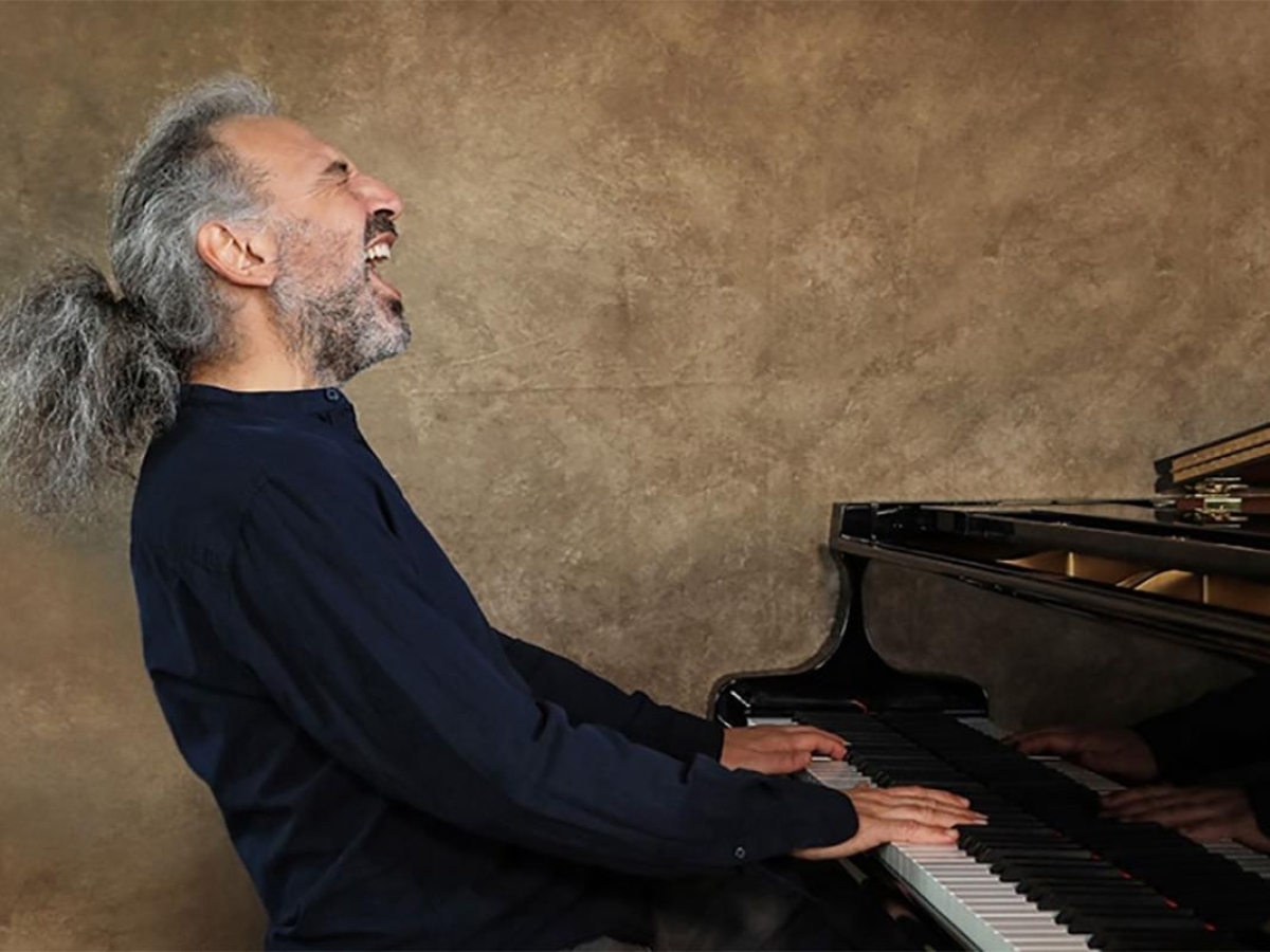 Stefano Bollani: «Da piccolo volevo andare in tv. Scrissi a Carosone: sei meglio dei Duran Duran. Mi suggerì il blues»