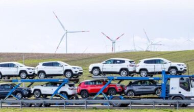 Auto, boom delle elettriche a novembre grazie agli incentivi: ancora in crescita i marchi cinesi (Byd +535%)