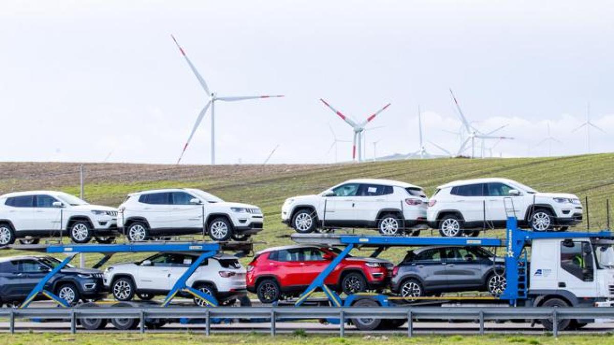 Auto, boom delle elettriche a novembre grazie agli incentivi: ancora in crescita i marchi cinesi (Byd +535%)