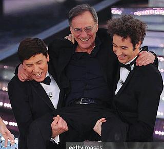 Roberto Vecchioni: «Le mie Luci a San Siro non sono quelle dello stadio. Scappai dalle prostitute che volevano picchiarmi»