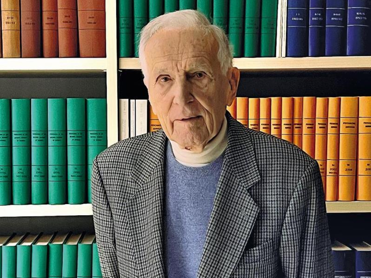 Silvio Garattini: «L’ultimo antibiotico 40 anni fa. E a pranzo solo una spremuta. Ho perso le mie due mogli, ma a casa parlo ancora con loro»