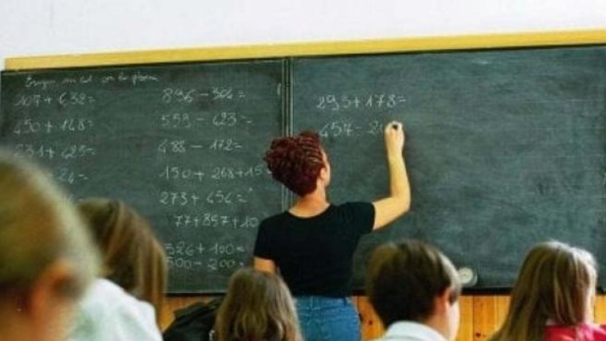 Scuola, arriva l’assicurazione sanitaria integrativa per prof e addetti: firmato il Contratto integrativo di docenti e personale Ata, cosa prevede