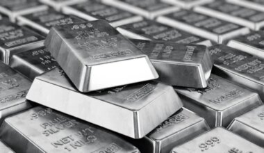 L’argento viaggia su nuovi record, prezzi più che raddoppiati nel 2025: è un’altra corsa come quella dell’oro?