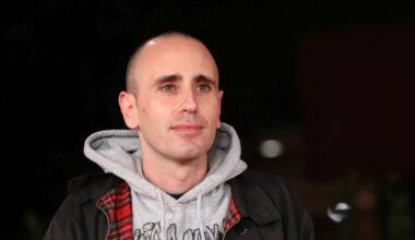 Zerocalcare rinuncia a partecipare alla fiera «Più libri più liberi» per la presenza tra gli stand di «Passaggio al Bosco»