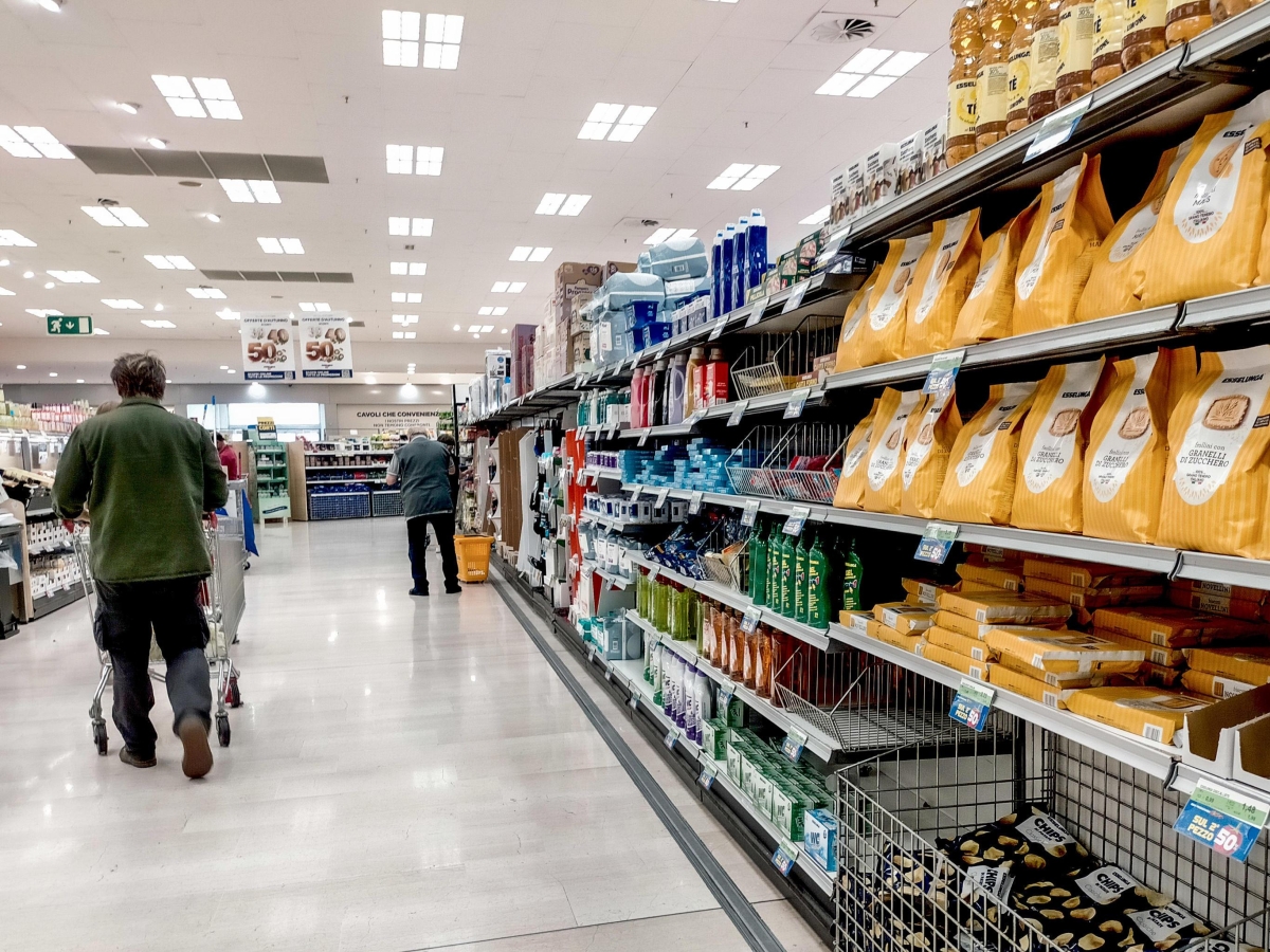 Supermercati aperti 31 dicembre (e 1° gennaio 2026): l’elenco dei negozi dove fare la spesa e gli orari