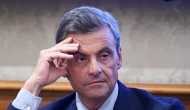 Calenda: «È il periodo più drammatico dal 1945. In Italia ci sono politici che ricevono finanziamenti dalla Russia di Putin»