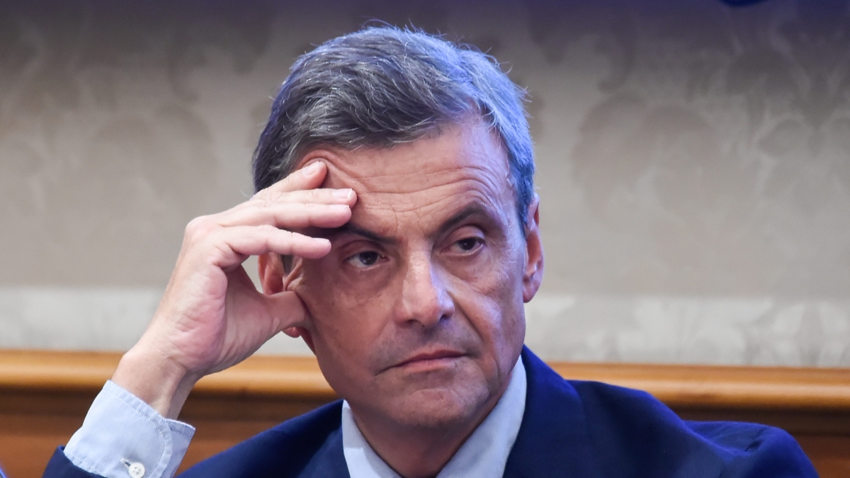 Calenda: «È il periodo più drammatico dal 1945. In Italia ci sono politici che ricevono finanziamenti dalla Russia di Putin»