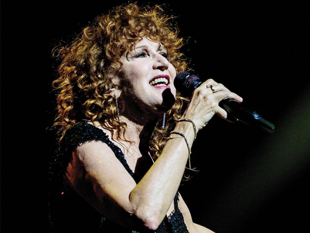 Fiorella Mannoia: «Il mio omaggio a Fossati e De André. I fiori nei cannoni forse era slogan ingenuo, ma oggi ho paura»