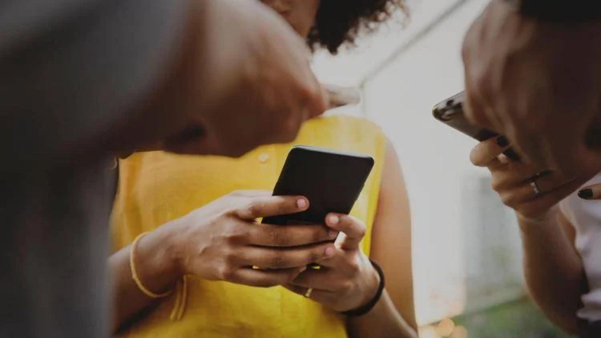 Censis: «Italiani insofferenti alla politica, nelle case sempre meno figli e libri»