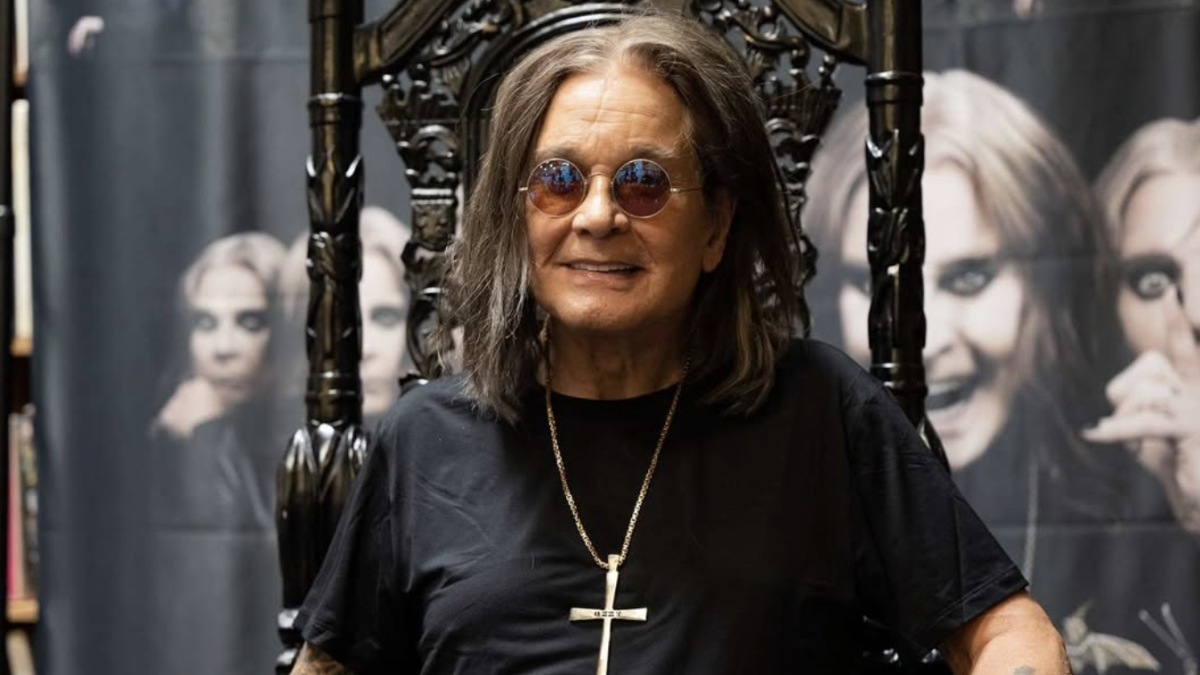 Ozzy Osbourne avrebbe 77 anni: il concerto Back to the Beginning, il documentario, la famiglia contro Roger Waters, il racconto degli ultimi mesi